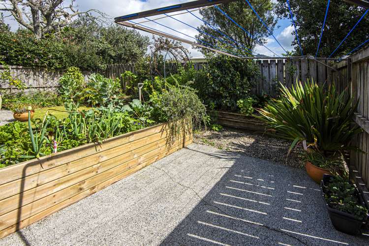 2/240 Fairway Drive Kamo_17