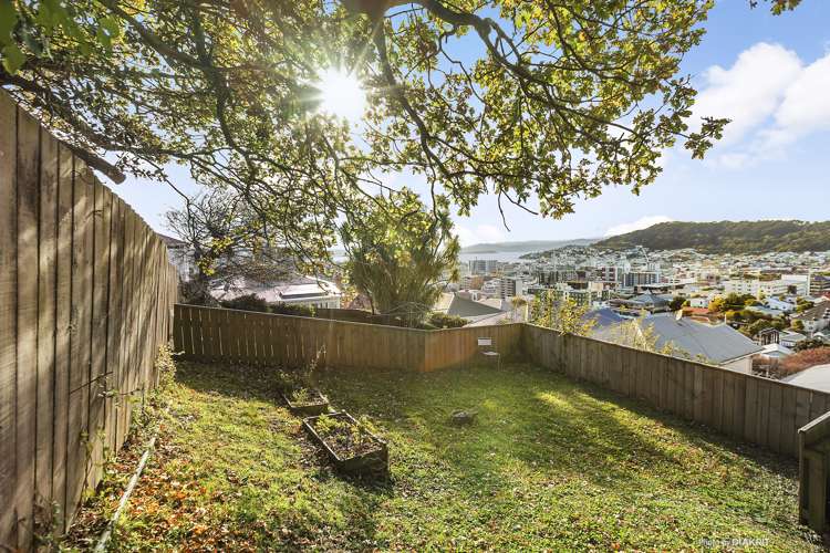 1 Maarama Crescent Aro Valley_13