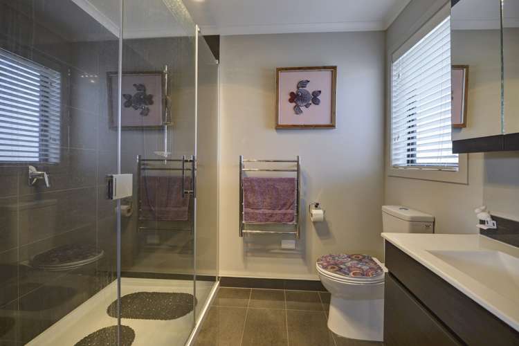 2 Devon Lane Carterton_9