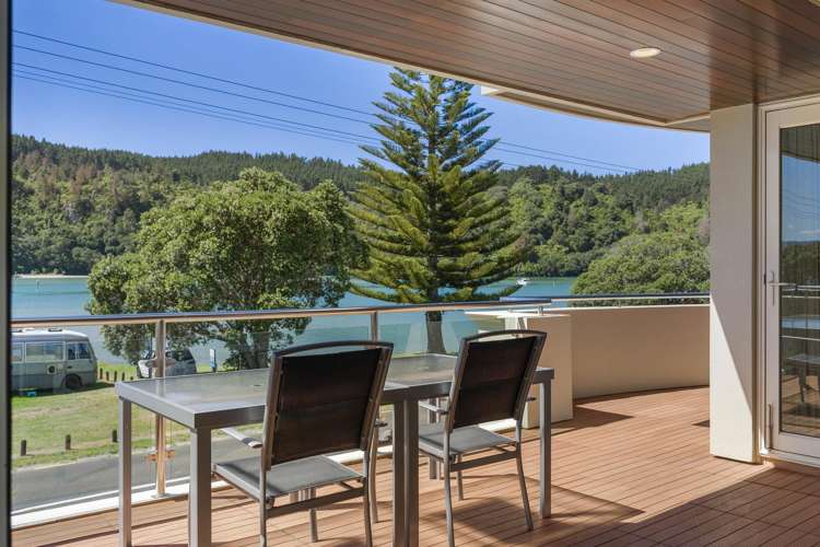 301 Beach Road Whangamata_15