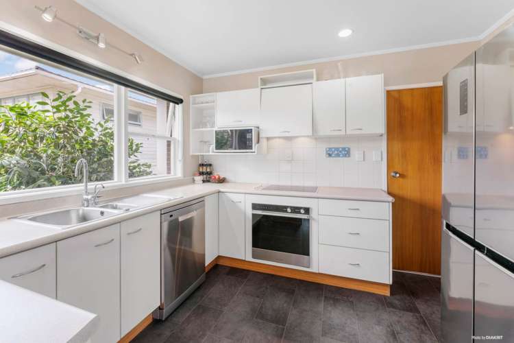 1/59 Glenmore Road Sunnyhills_10