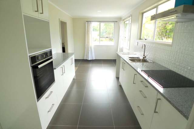 39 Onedin Place Titirangi_3