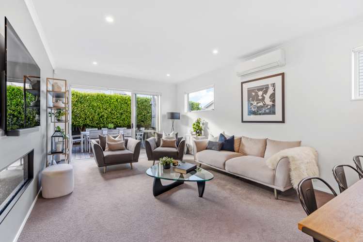 9 Symes Drive Red Beach_7