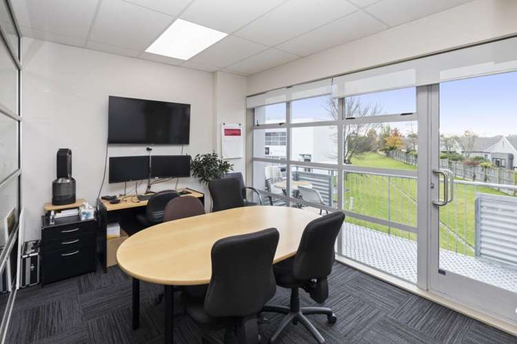 7, 41 Sir William Pickering Drive Burnside_5