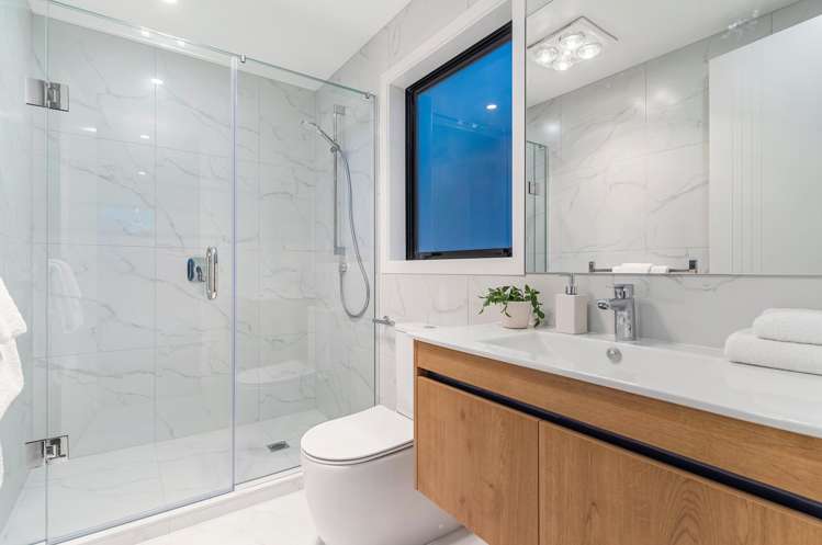 6 Luff Place Long Bay_23