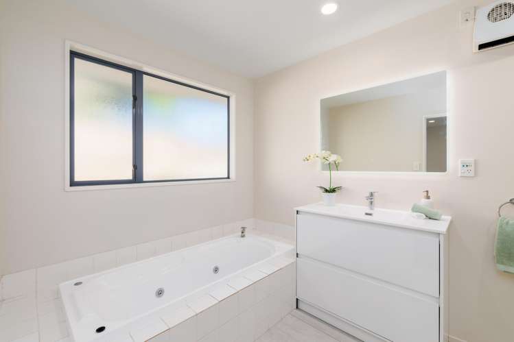 1 Courtfield Close Parklands_15