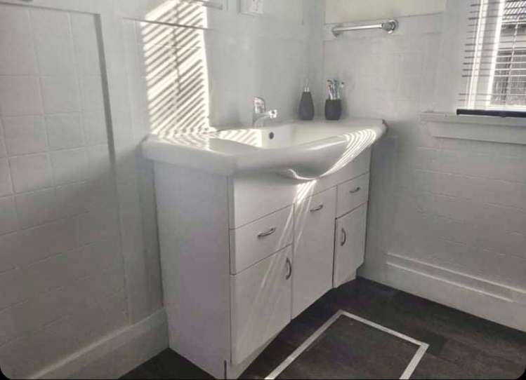 11 Albert Street Winton_13