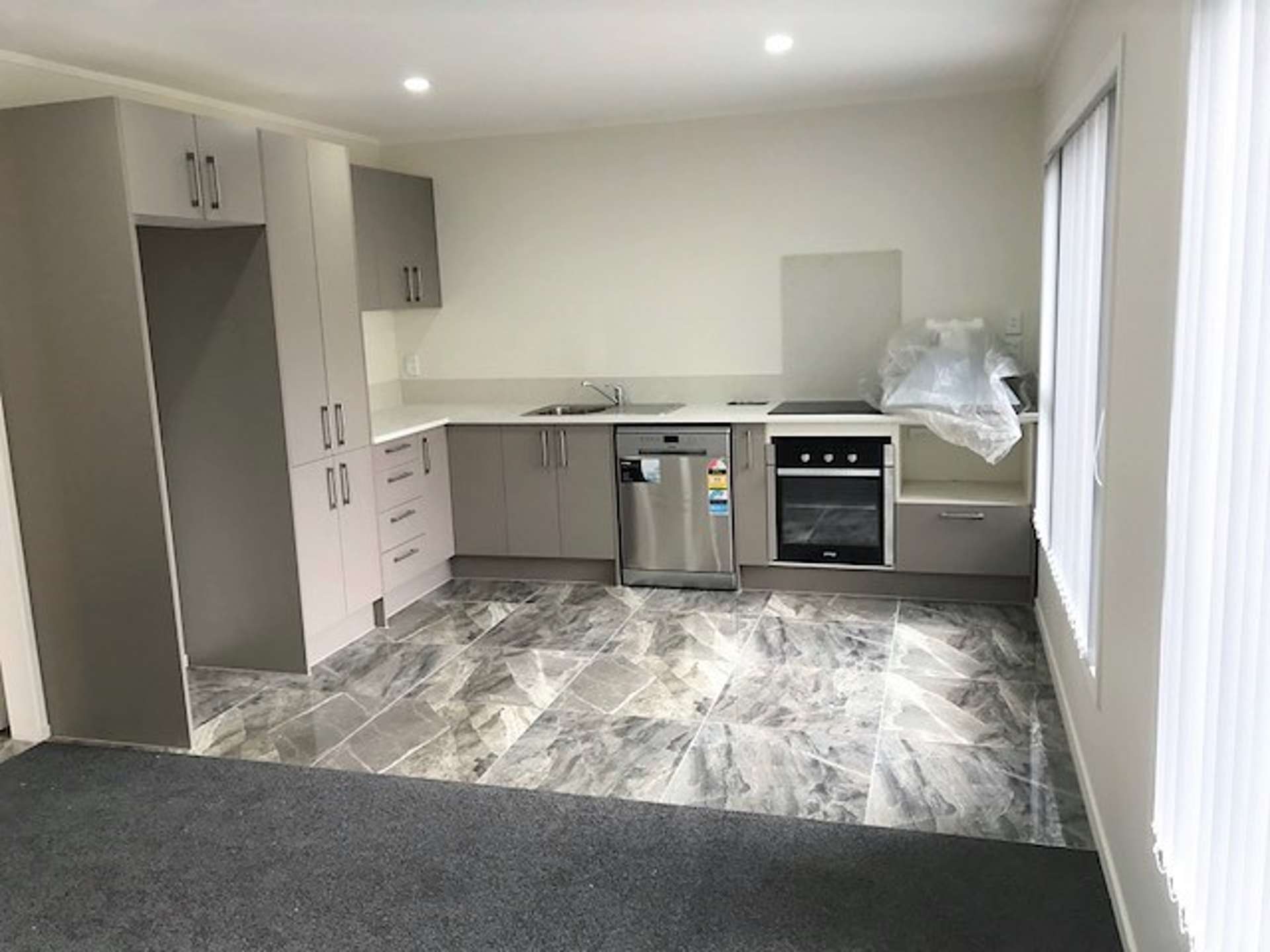 2/95 Vodanovich Road Te Atatu South_0