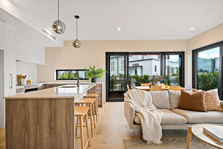 G01/27a Hudson Bay Road Hobsonville_5