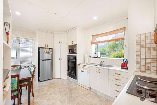 51 Dover Road Wainuiomata_4