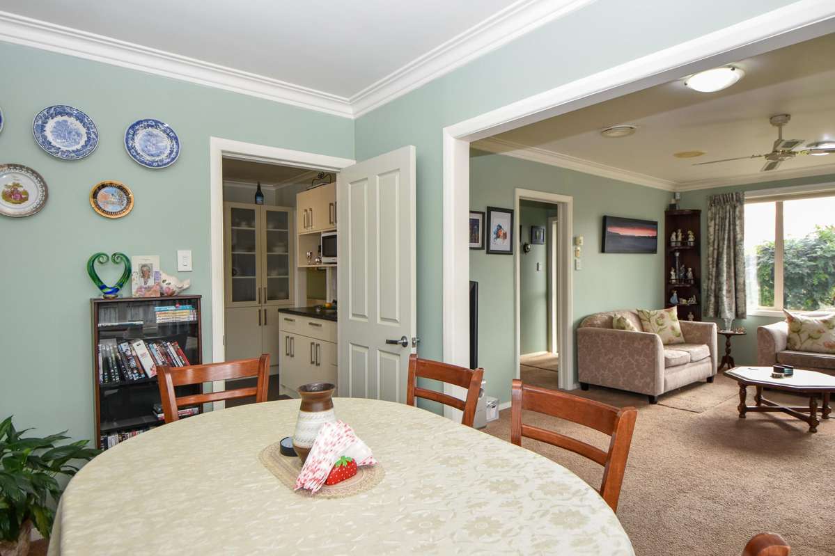 240 High Street North_4