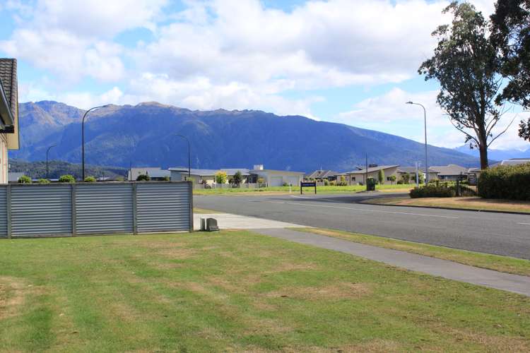 67 Howden Street Te Anau_15