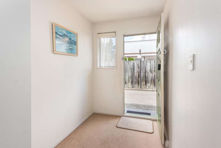 2/61 Caledonian Road Saint Albans_4