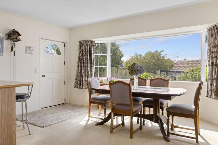 2/8 Kinder Street Acacia Bay_15