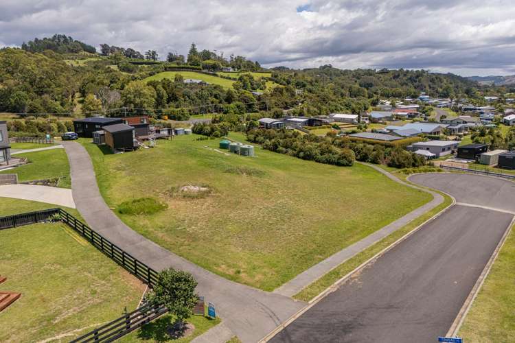 2 Tinirau Place Cooks Beach_17