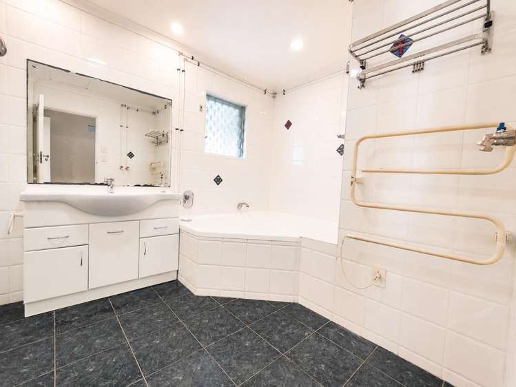 2 Mellons Bay Road 10679_15
