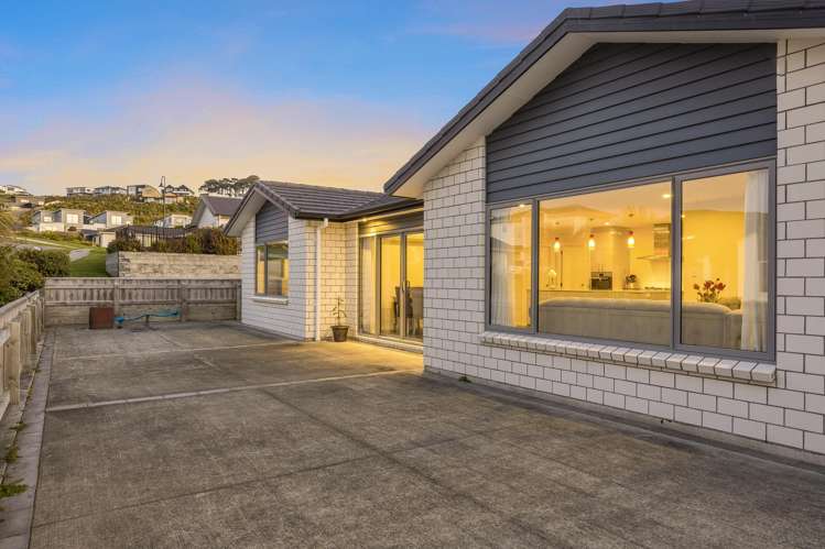 16 Ken Douglas Drive Aotea_15