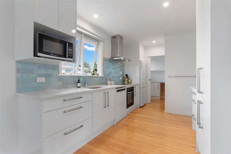 3 Clinton Avenue Te Atatu Peninsula_6