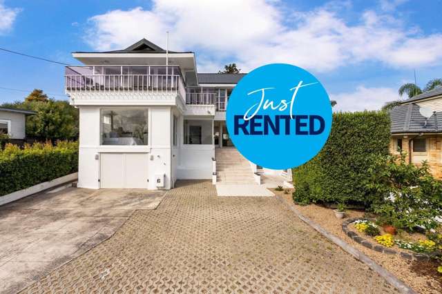 Modern and large 2 bedroom + extra living downstairs