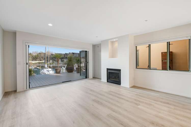 153 Waterside Crescent Gulf Harbour_35
