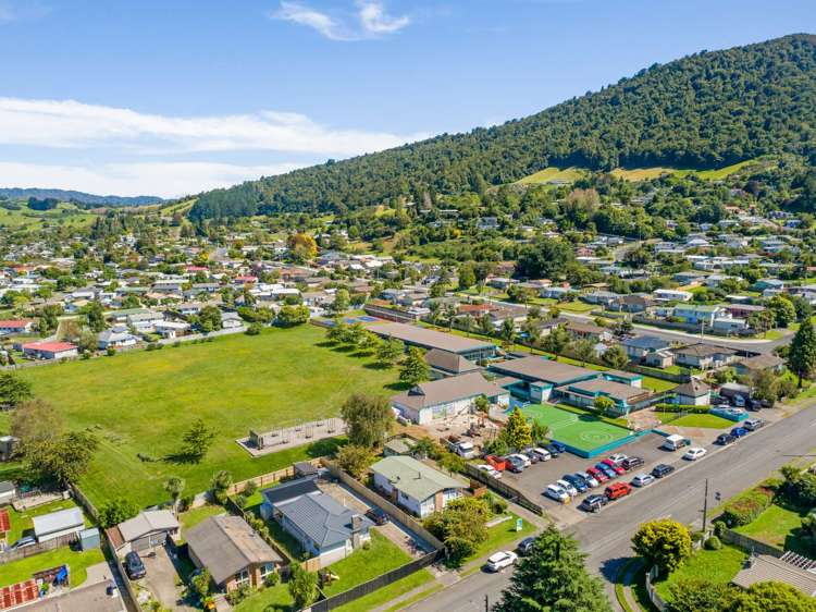 15 Gem Street Pukehangi_17