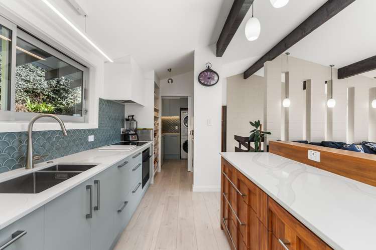 53 Soleares Avenue_4