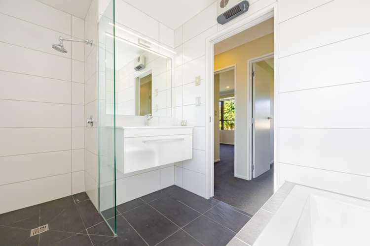 42 Atherfold Crescent Greenmeadows_15