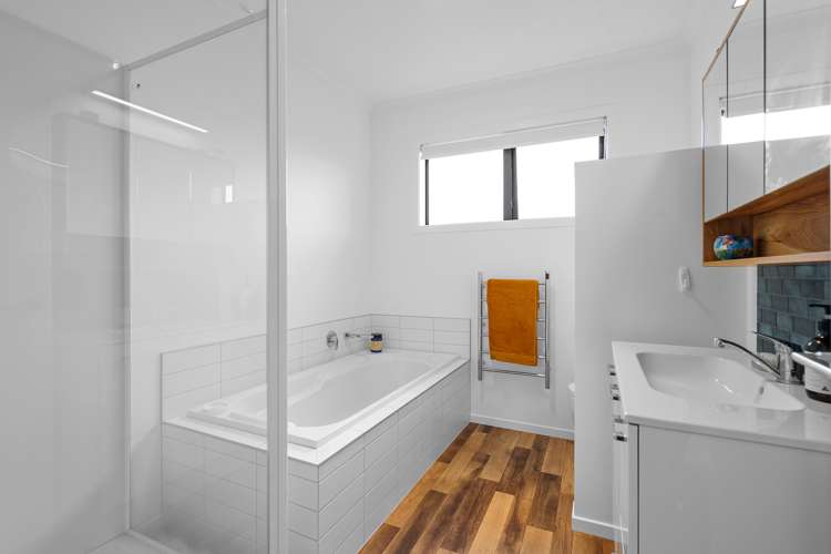 16 Cowley Drive Leamington_29