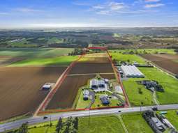 10ha of income and possibility in Pukekohe