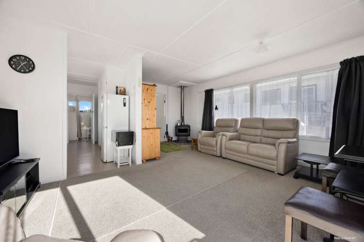 1271 Whangaparaoa Road Gulf Harbour_7