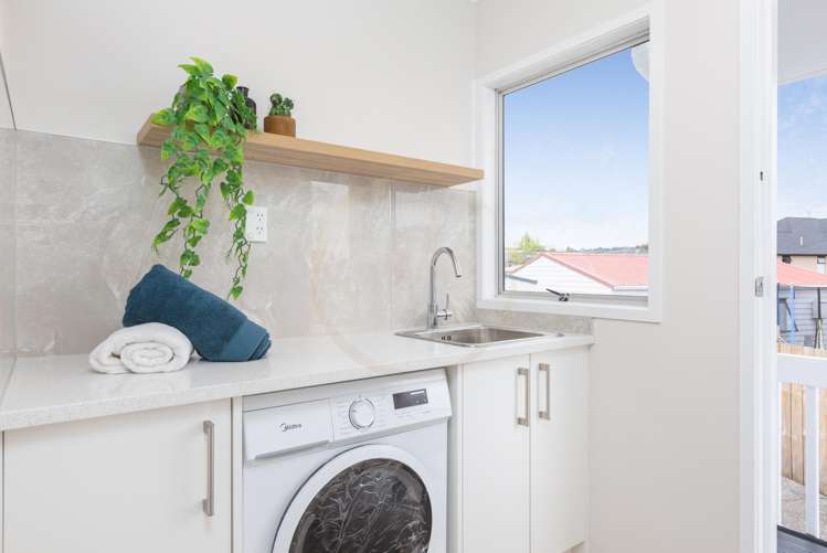 15 Ravenna Way Clover Park_13