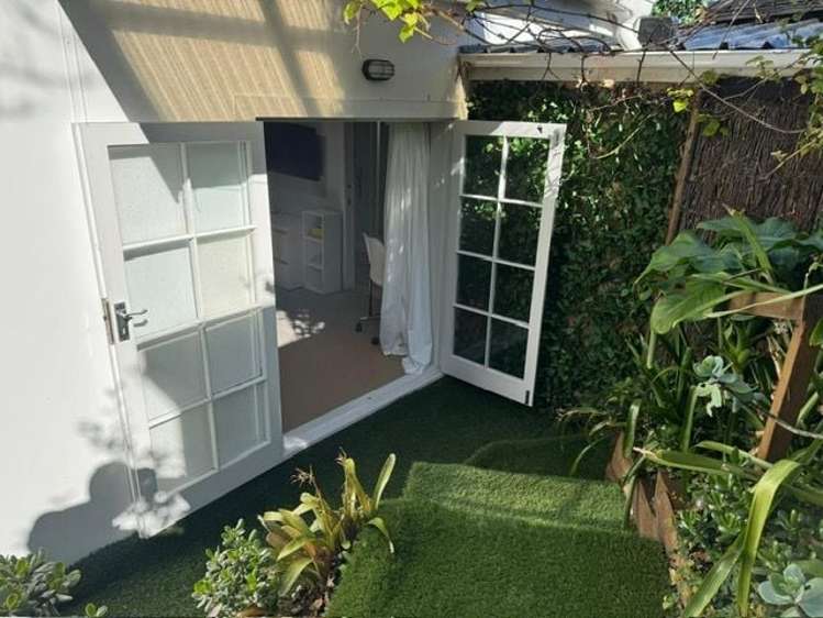 36 Rame Road Greenhithe_13