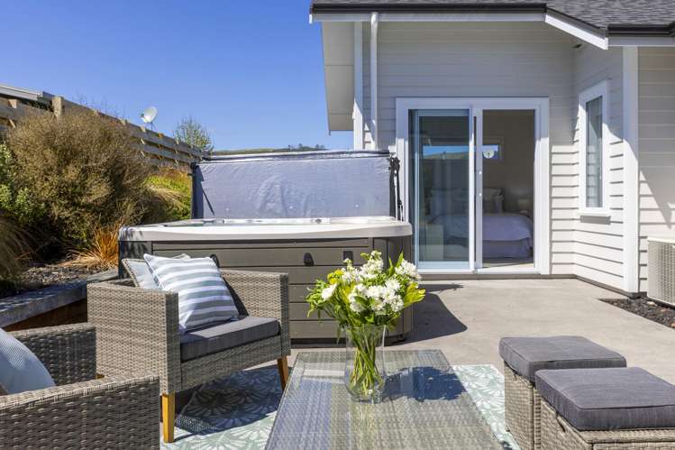 38 Pukeko Way Kinloch_13