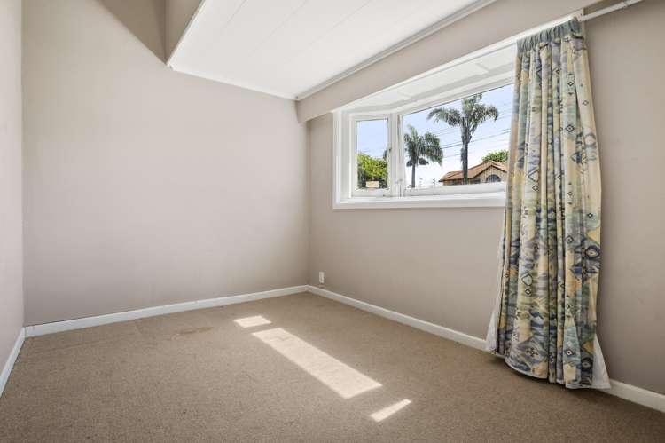 82 The Drive Epsom_16