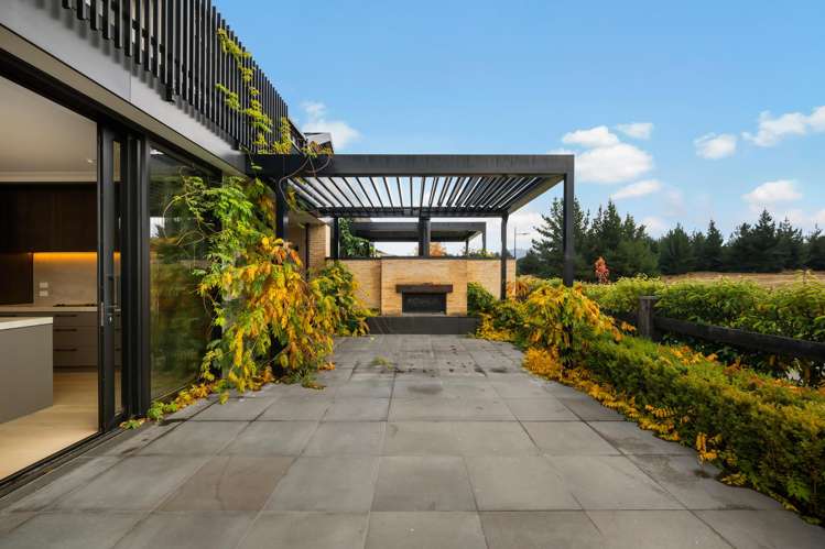 Unit 4, 58 Malvern Road Wanaka_15