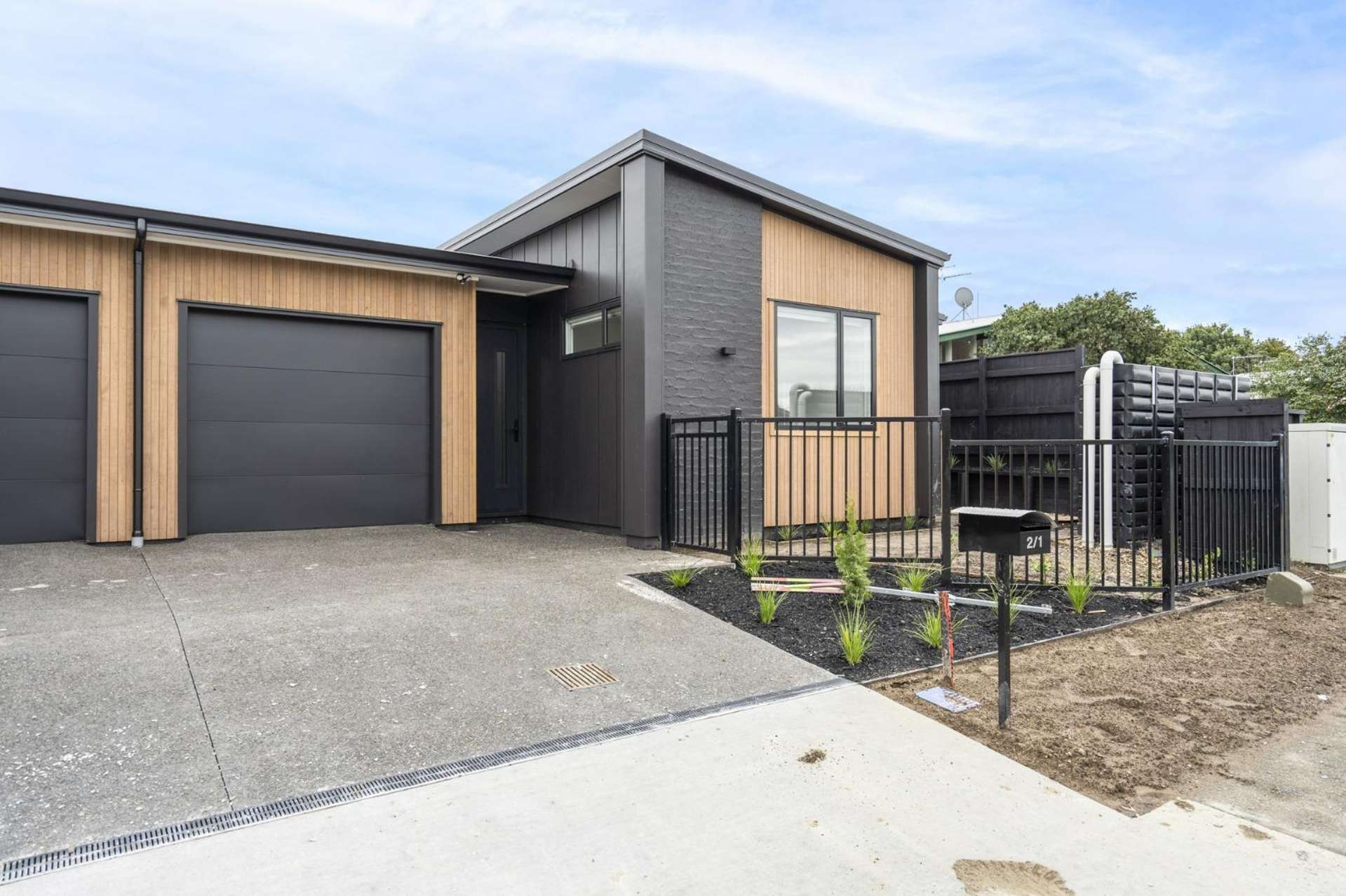 2/1 Fuchsia Avenue 1136_0