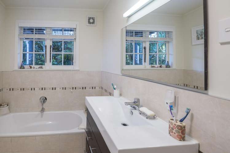 97 Seabrook Avenue New Lynn_15