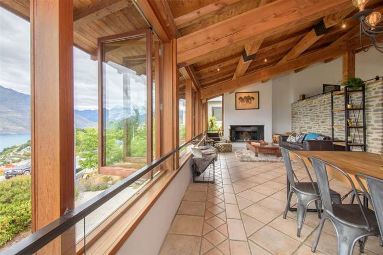 143 Wynyard Crescent Fernhill/Sunshine Bay_36