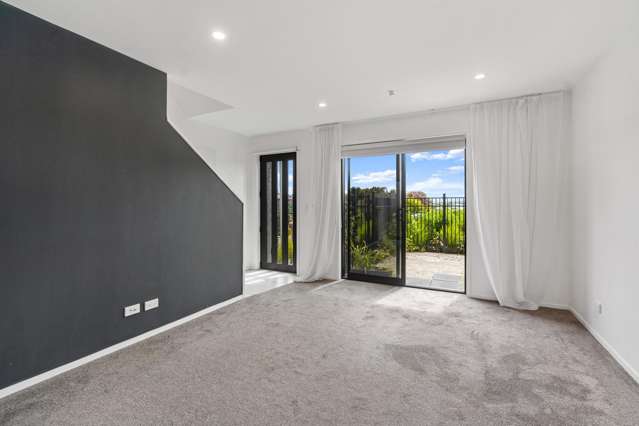 2/45 Vera Road Te Atatu South_4