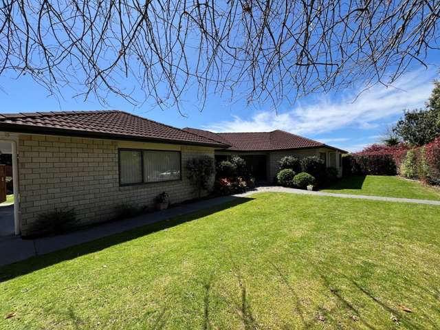 112 Rowesdale Drive 1115_1