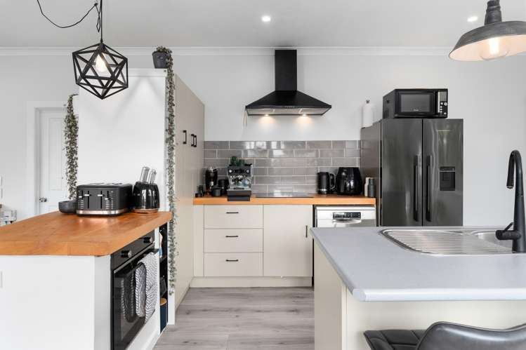 71 Leckhampton Court Clyde Hill_13