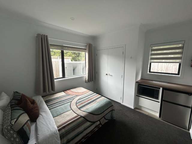 2D/23 Hibiscus Avenue Hamilton Lake_1