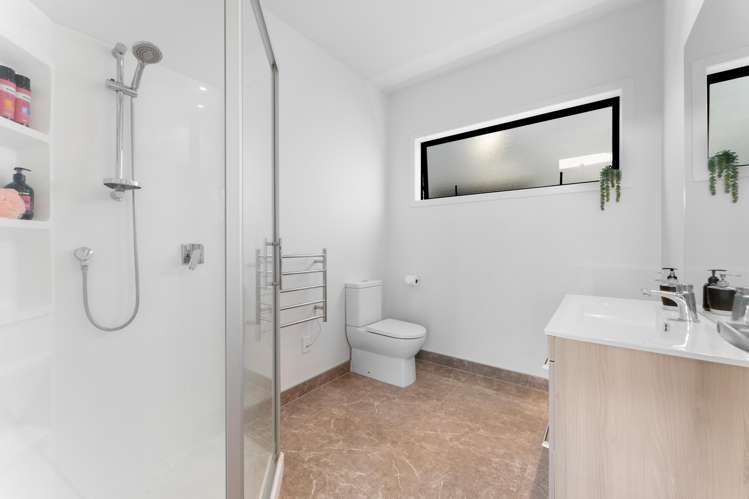 7 Tapuwae Way Mangere Bridge_17