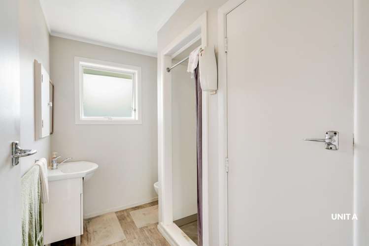 22A & B Barrie Crescent Silverdale_7