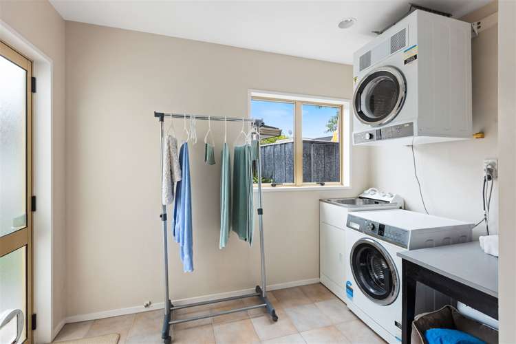 484 Beach Road Murrays Bay_28