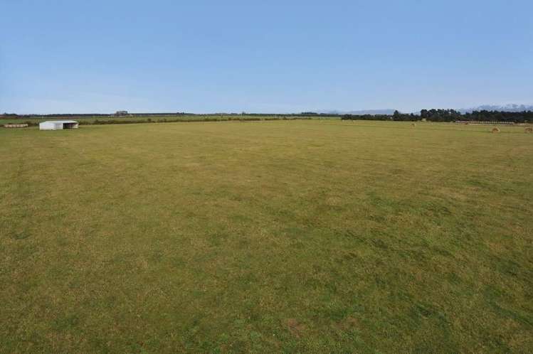 2555 Oxford Road Oxford_8