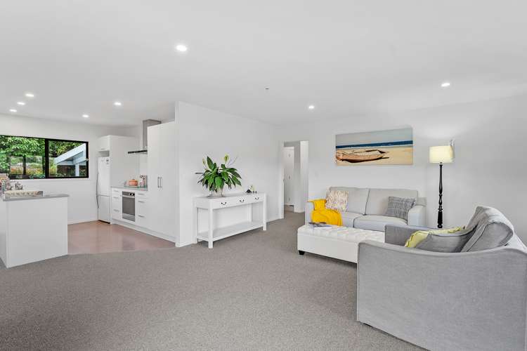 6 Laly Haddon Place Matakana_5