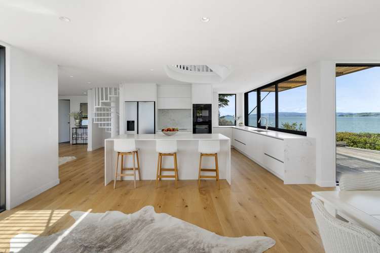 66 Kennedy Point Road Surfdale_9