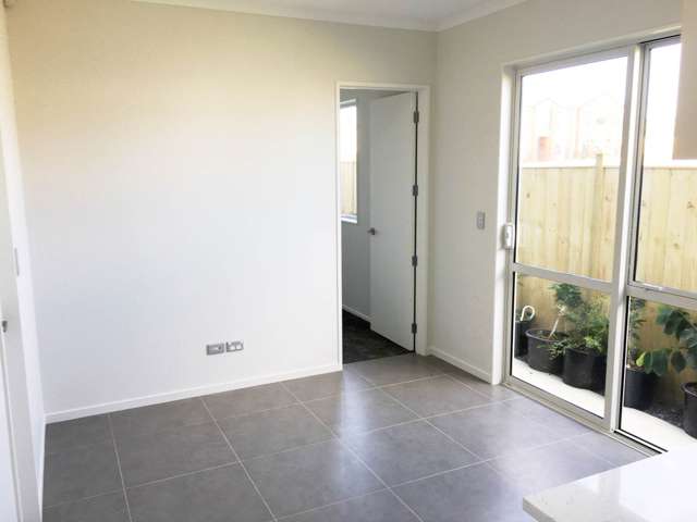 44a Donegal Park Drive Flat Bush_1