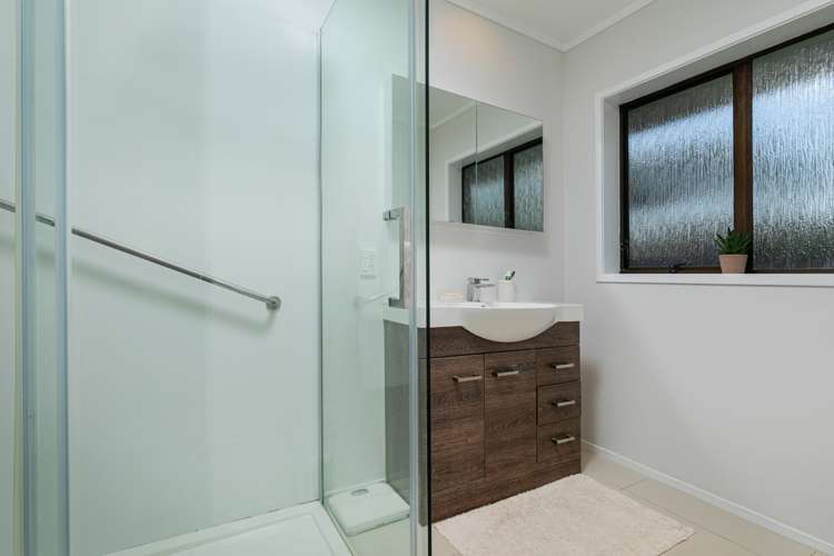 4/66 Rathgar Road Henderson_13